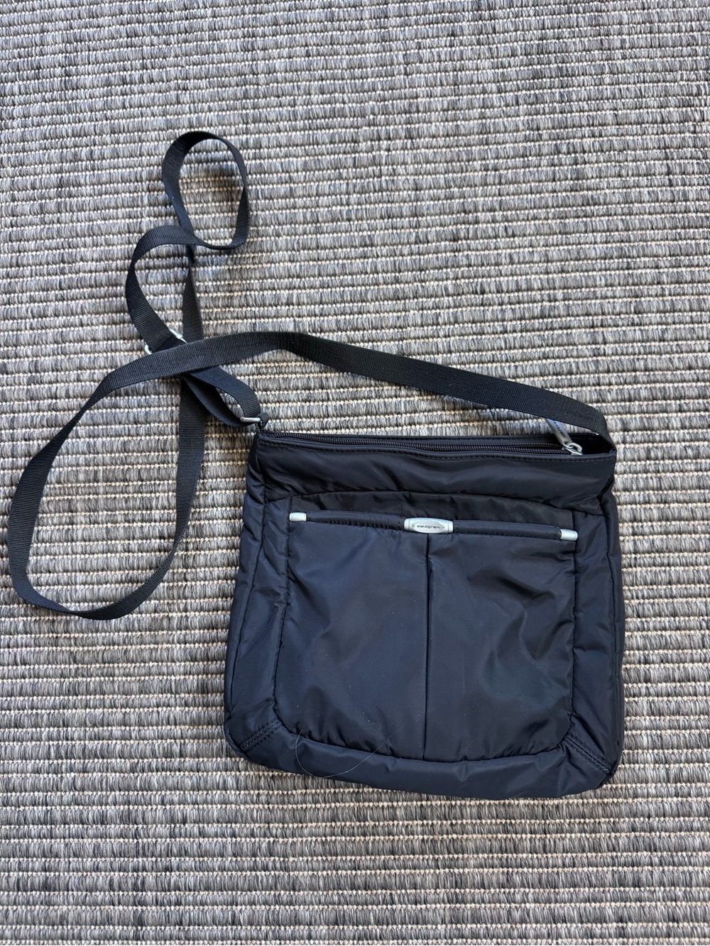 Compact Black Crossbody Bag with Front Pockets